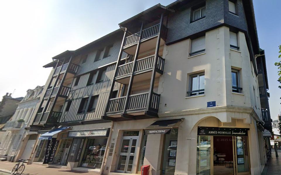 Façade de l'agence AUDITAG Deauville, Deauville